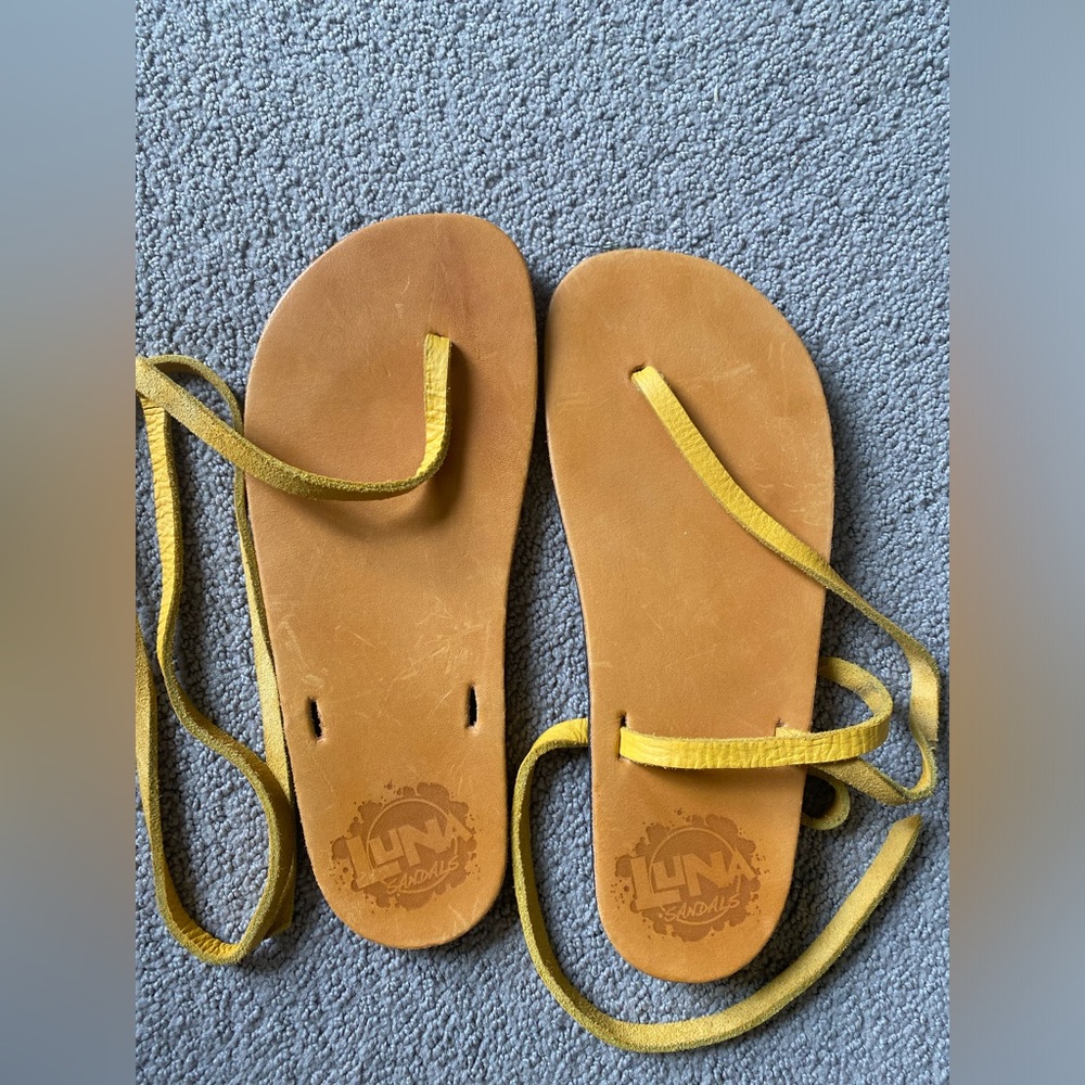 Luna Earth Slip on sandals